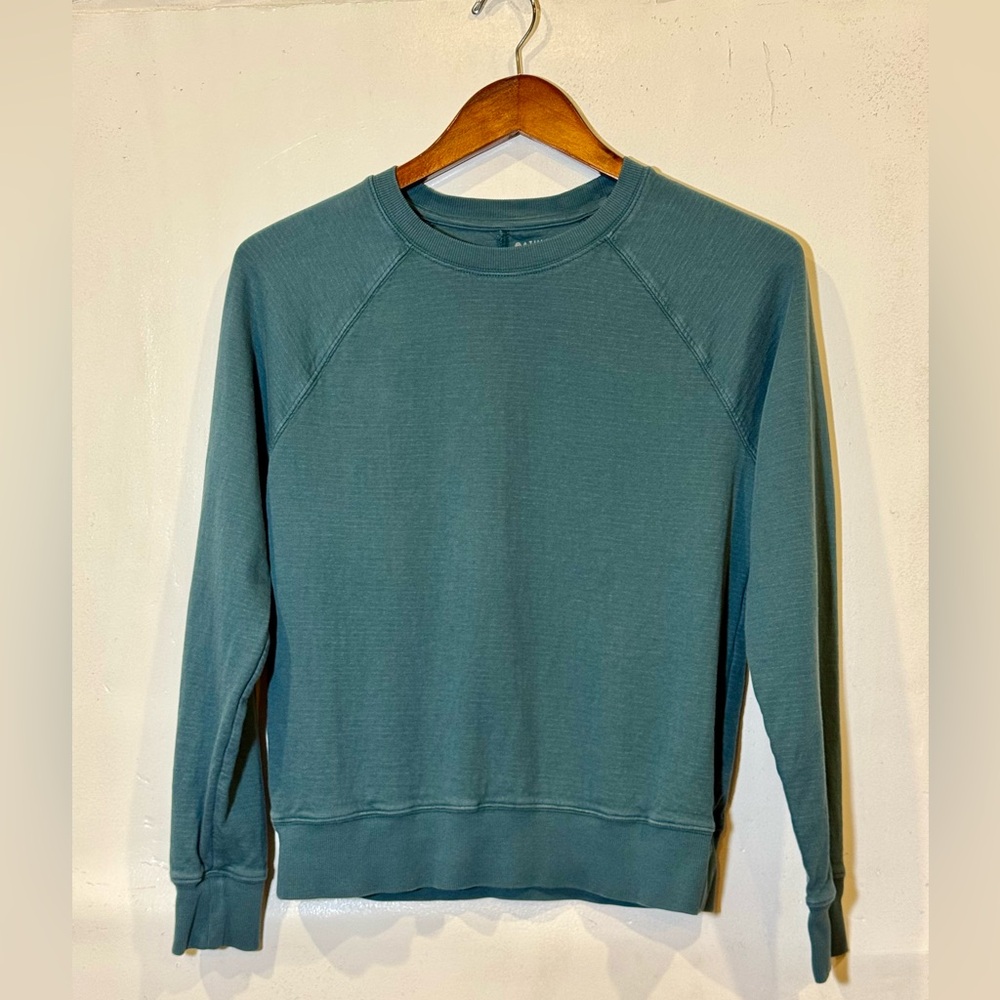Athleta women’s teal soft crewneck